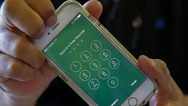 ABD, Apple'ın 'şifresini' zorlamaya devam ediyor