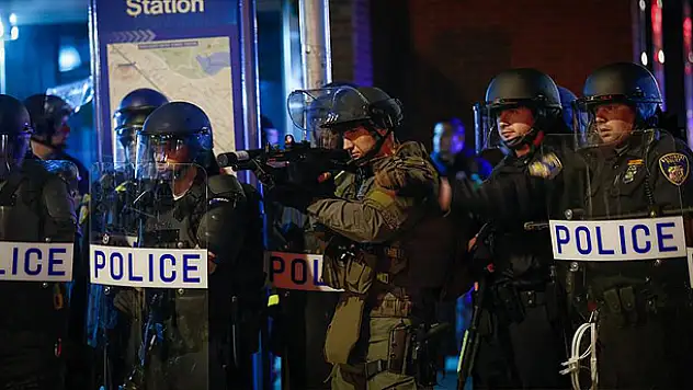 ABD'de siyahi çocuğa polis şiddeti