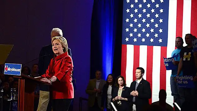 ABD'deki ön seçimlerde Clinton ve Trump önde