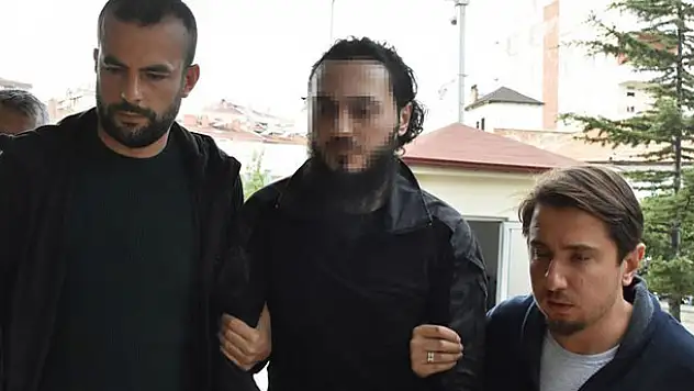 ABD'den Konya'ya gelip eski karısıyla evlenen kişiyi öldüren zanlı hakim karşısında