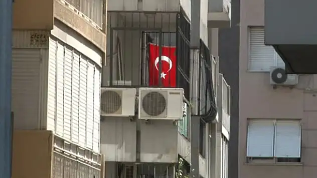ABD'li Rahip Brunson'un evine Türk bayrağı asıldı