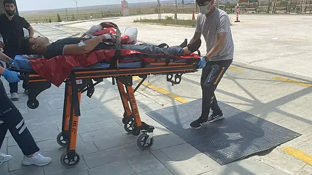Acemi kasaplar kendilerini yaraladı