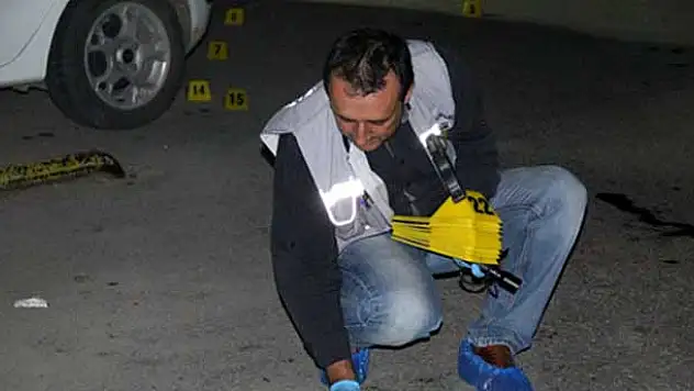 Acil önünde baba ve oğula kurşun yağmuru: 2 ölü