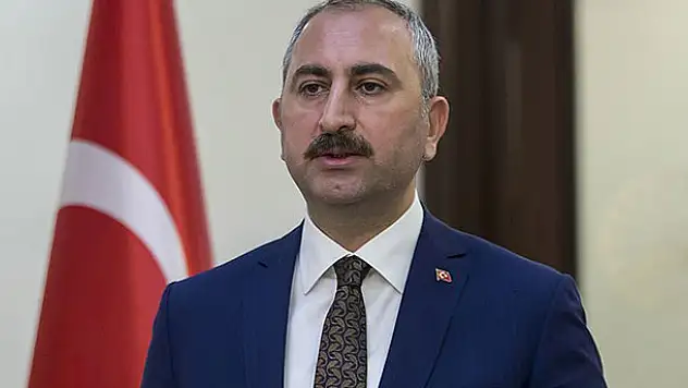 Adalet Bakanı Gül: Baronun illegal ve marjinal yapıların arka bahçesi olması kabul edilemez
