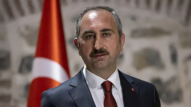 Adalet Bakanı Gül: Hadsizlerin kutsalımız Kabe'ye saygısızlığına hukuk göz yumamaz