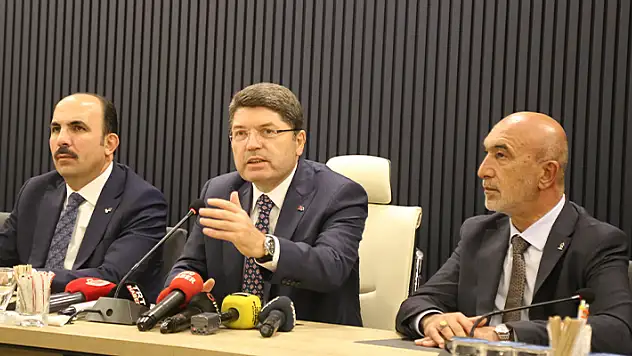 Adalet Bakanı Yılmaz Tunç, AK Parti Konya İl Başkanlığını ziyaret etti
