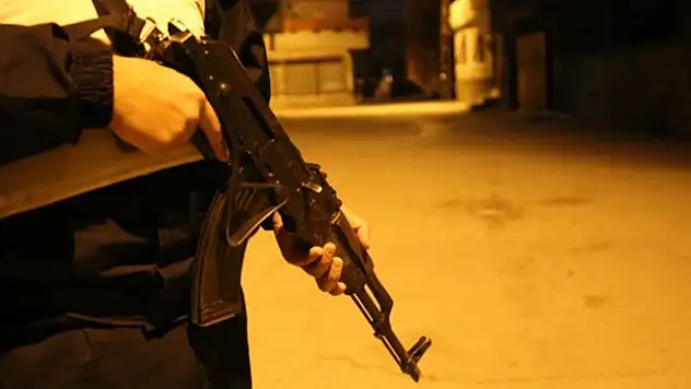 Adana'da 500 polisle DEAŞ ve El Nusra operasyonu