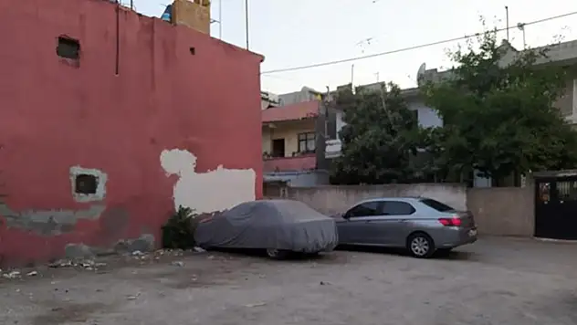 Adana'da araçta unutulan 3 yaşındaki çocuk hayatını kaybetti