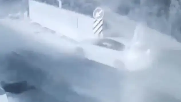 Adana'da beton bariyere çarpan otomobilin sürücüsü öldü