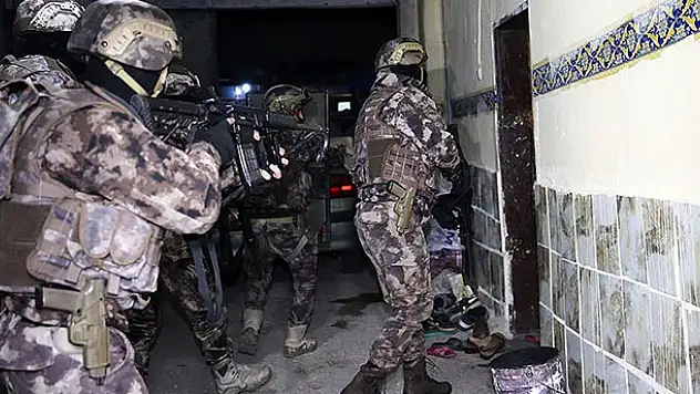 Adana'da DEAŞ'a yönelik operasyonda 4 şüpheli yakalandı