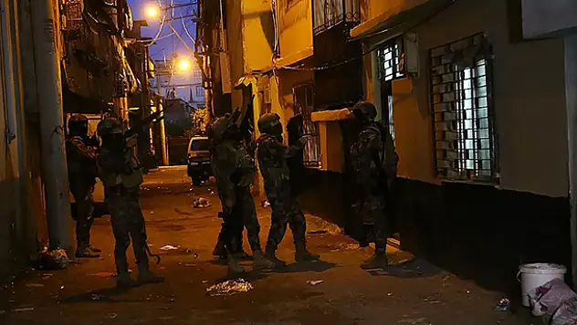 Adana'da DEAŞ'a yönelik operasyonda 7 kişi gözaltına alındı