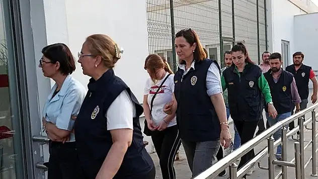 Adana'da depremzede seçmenlere hakaret iddiasına 8 gözaltı

