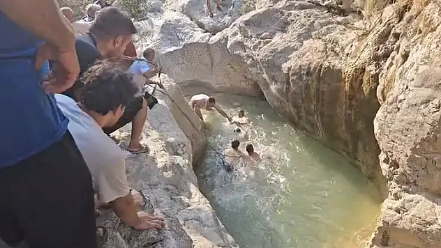 Adana'da gölete giren genç, boğuldu
