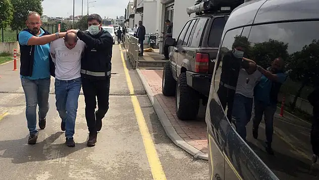 Adana'da köpek kavgası kanlı bitti! Bir ölü, iki yaralı
