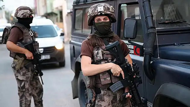 Adana'da merkezli 4 ilde şafak vakti uyuşturucu operasyonu