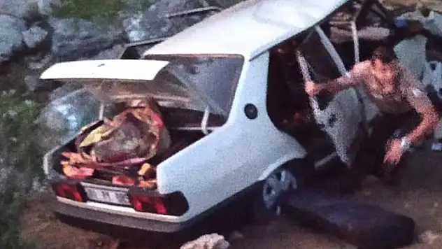 Adana'da otomobil uçurumdan yuvarlandı: 5 yaralı
