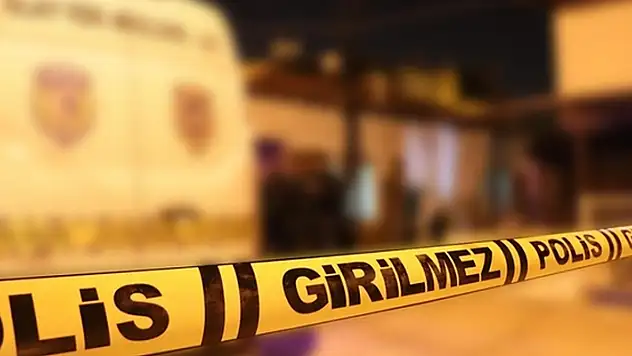 Adana'da parkta bıçaklı saldırı: 1 çocuk yaralandı
