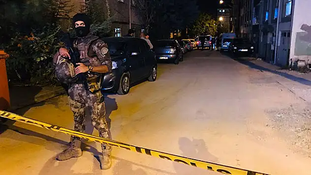 Adana'da polis aracına saldırı düzenleyen teröristler öldürüldü