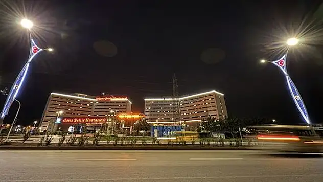 Adana'da sahte doktor yaka kartı takan kadın yakalandı
