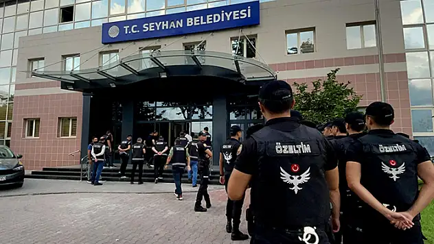Adana'da, Seyhan ve Çukurova belediyelerindeki usulsüzlüklerle ilgili 58 şüpheli yakalandı
