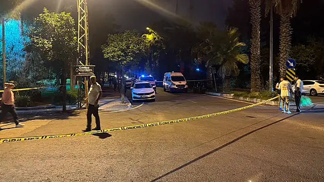 Adana'da sokak ortasında başından vurulan kişi öldü
