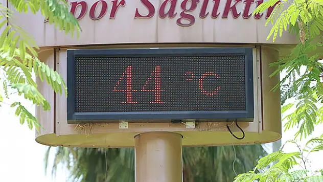 Adana'da termometreler 44 dereceyi gördü