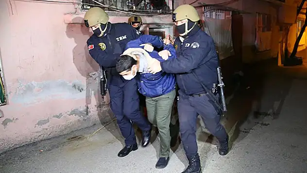 Adana'da terör örgütü DEAŞ soruşturması kapsamında 8 kişi gözaltına alındı