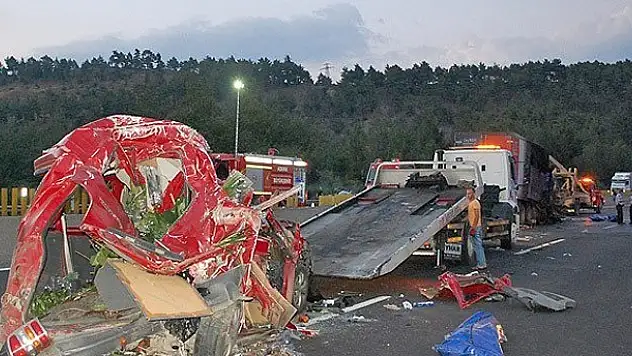 Adana'da trafik kazası: 5 ölü 4 yaralı