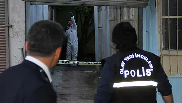 Adana'da yanmış erkek cesedi bulundu