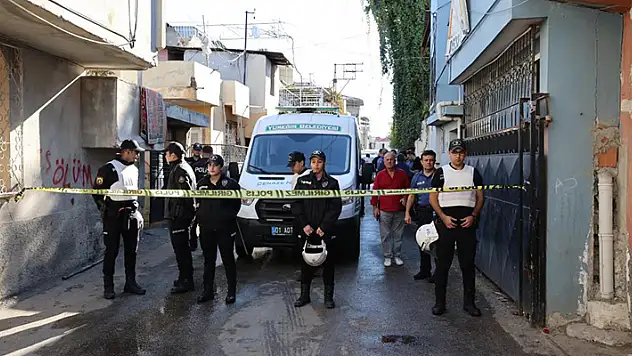 Adana'da yatağın altına konulan ısıtıcıdan yangın çıktı, 3 çocuk feci şekilde can verdi
