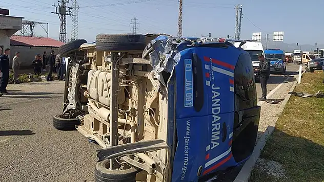Adana'daki trafik kazasında ağır yaralanan uzman çavuş şehit oldu
