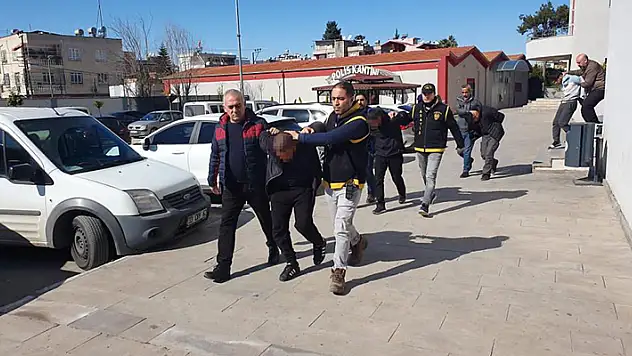 Adana'da depremi fırsat bilen 6 hırsızlık zanlısı suçüstü yakalandı
