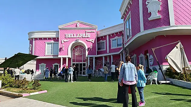 Adana'da güzellik merkezi skandalı patlak verdi, iş yeri yağmalandı