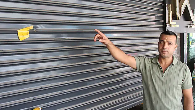 Adana'da iş yeri iki defa kurşunlandı: 'El bombası attıracağım' diyerek haraç istemeye başladılar