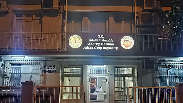 Adana'da, sulama kanalına düşen kamyonette baba ve 2 kızı hayatını kaybetti