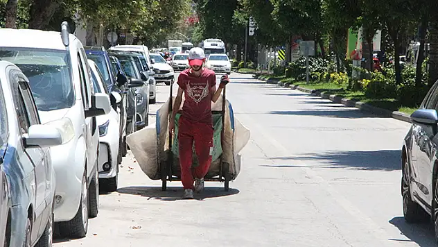 Adana'da termometreler 42 dereceyi gösterdi
