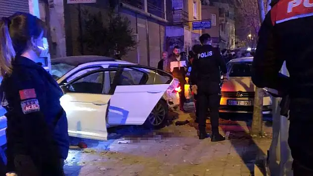 Adana'da trafik kazası sonrası silahlar konuştu: 2 yaralı
