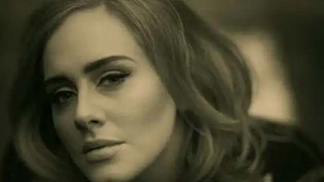 Adele zirveyi kaptırmıyor!
