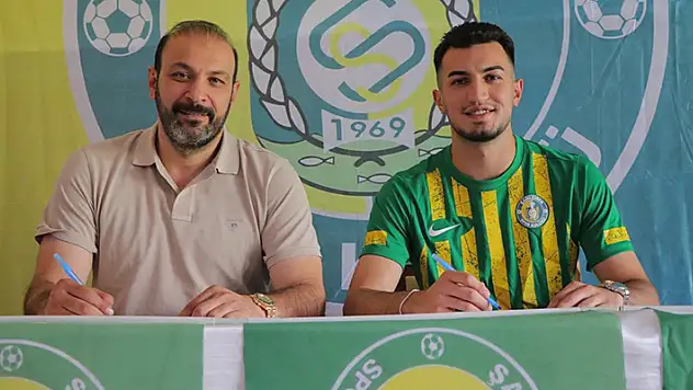 Adem Eren Kabak 1 yıllık imzayı attı
