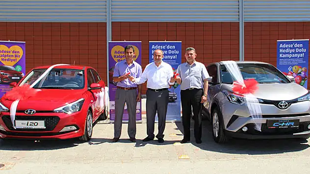 Adese talihlileri otomobillerini teslim aldı