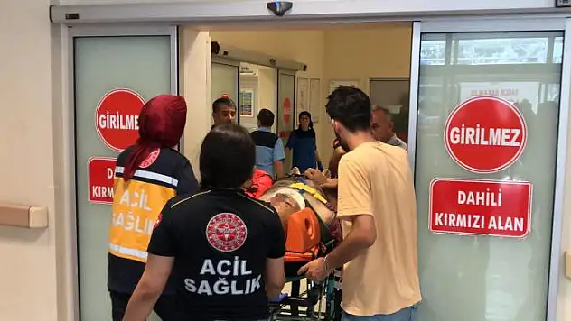 Adıyaman'da inşaat iskelesi çöktü: 3 ağır yaralı
