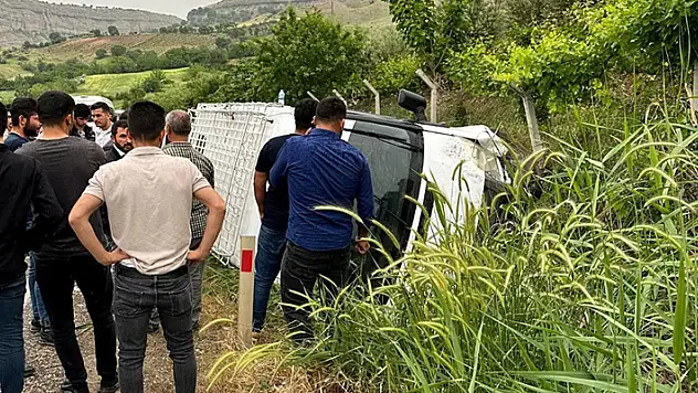 Adıyaman'da minibüs devrildi: 14 yaralı
