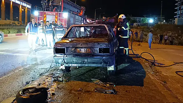 Adıyaman'da alkollü sürücü otomobilini yaktı