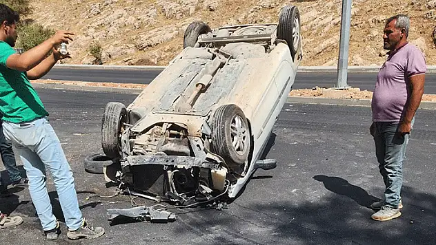 Adıyaman'da otomobil takla attı