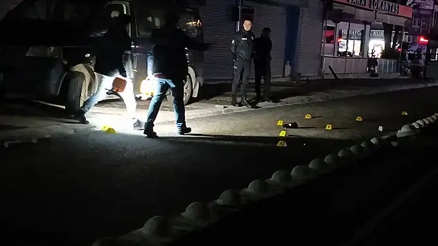 Adres: Kocaeli! Tartıştığı kişiyi tabancayla vurdu, kuruyemişçiden alışveriş yapıp ateş etmeye devam etti

