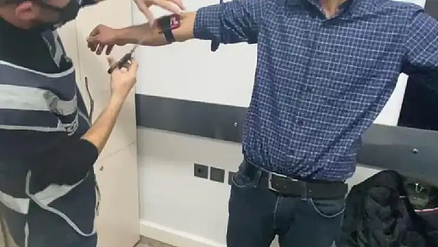 Adres: Konya! Ehliyet sınavında görüntülü ve sesli düzenekle yakalandı
