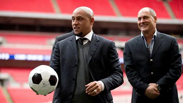 Advocaat giderse ilk tercih Roberto Carlos!