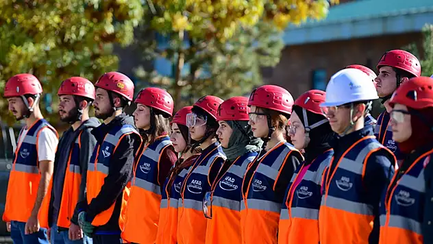 AFAD gönüllüsü 350 üniversite öğrencisi, zorlu eğitimlerle göreve hazırlanıyor