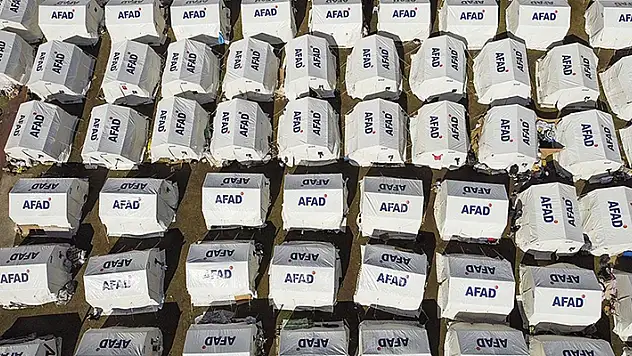 AFAD tarafından deprem bölgesinde 300 bin 809 çadır kuruldu
