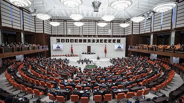 Afet Yeniden İmar Fonu kurulmasını öngören teklif, TBMM Genel Kurulunda kabul edildi
